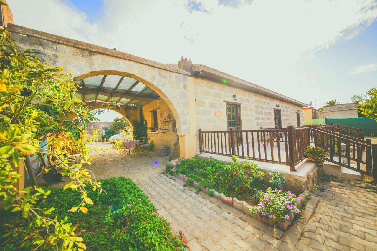 Castle Karpasia Guest House Authentic Atmosphere ! Rizokarpaso Exterior foto