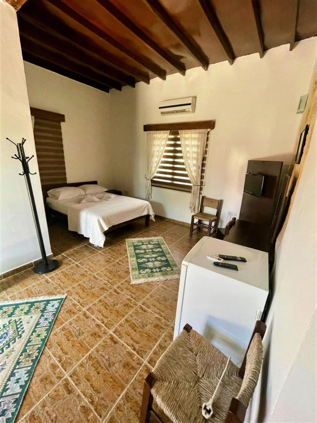 Castle Karpasia Guest House Authentic Atmosphere ! Rizokarpaso Zimmer foto